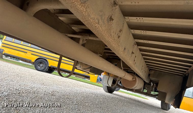 image for item DW3441 2005 Freightliner school bus