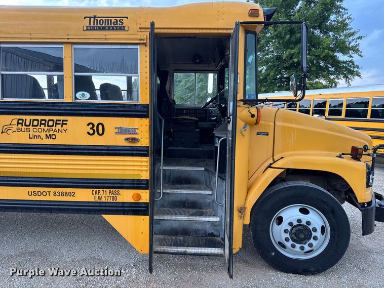 image for item DW3441 2005 Freightliner school bus