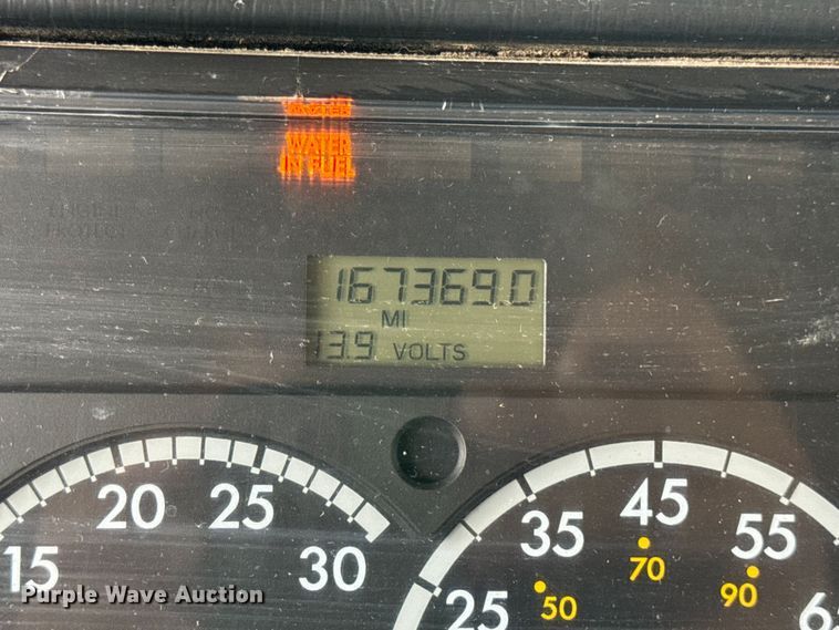 image for item DW3441 2005 Freightliner school bus