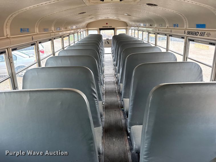 image for item DW3441 2005 Freightliner school bus