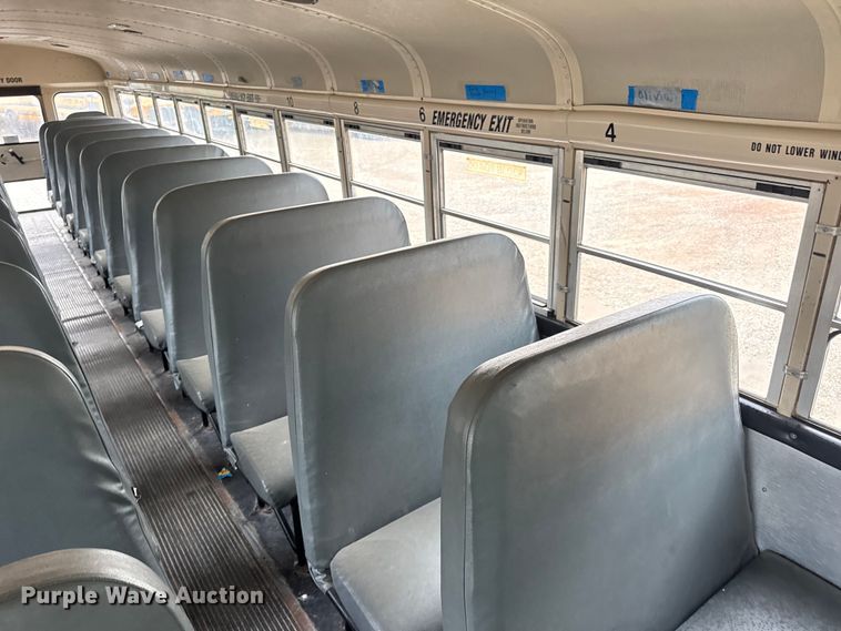 image for item DW3441 2005 Freightliner school bus