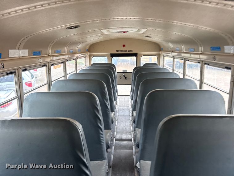 image for item DW3441 2005 Freightliner school bus