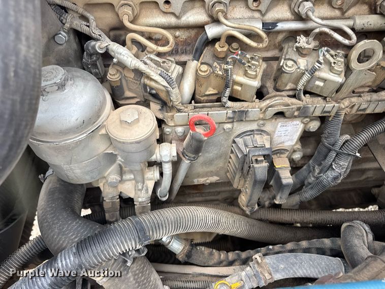 image for item DW3441 2005 Freightliner school bus