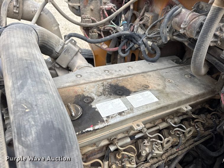 image for item DW3441 2005 Freightliner school bus