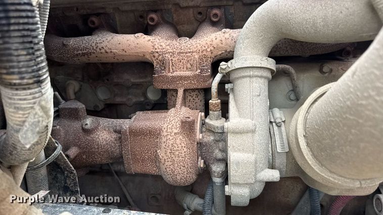 image for item DW3441 2005 Freightliner school bus