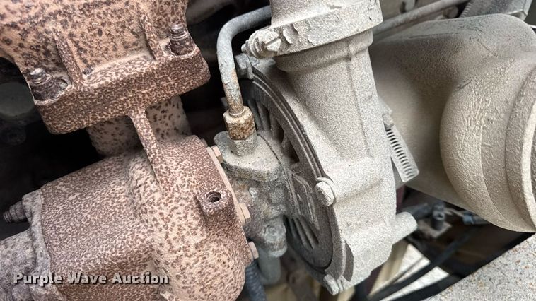 image for item DW3441 2005 Freightliner school bus