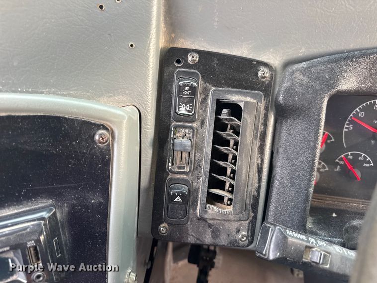 image for item DW3442 2008 Blue Bird Vision school bus