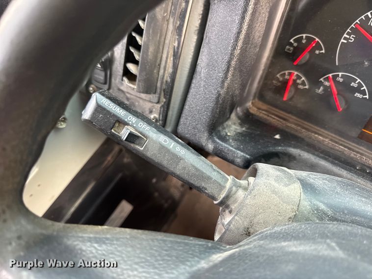 image for item DW3442 2008 Blue Bird Vision school bus