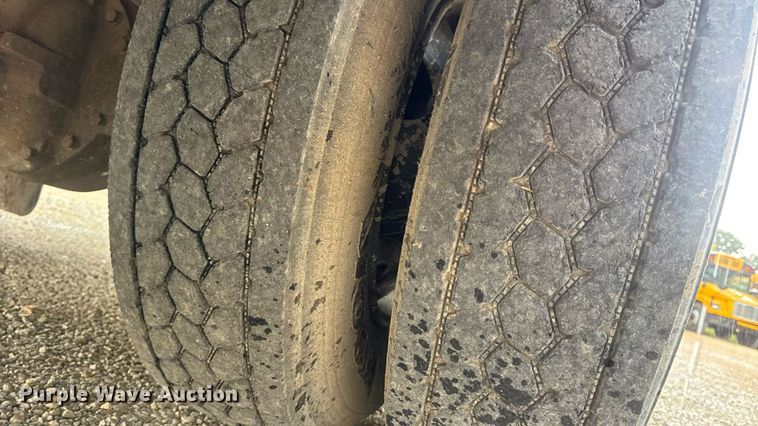 image for item DW3442 2008 Blue Bird Vision school bus