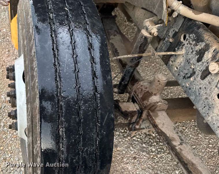 image for item DW3442 2008 Blue Bird Vision school bus