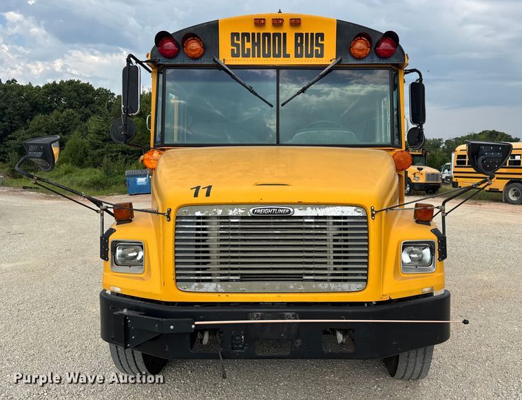 image for item DW3443 2001 Thomas Built school bus