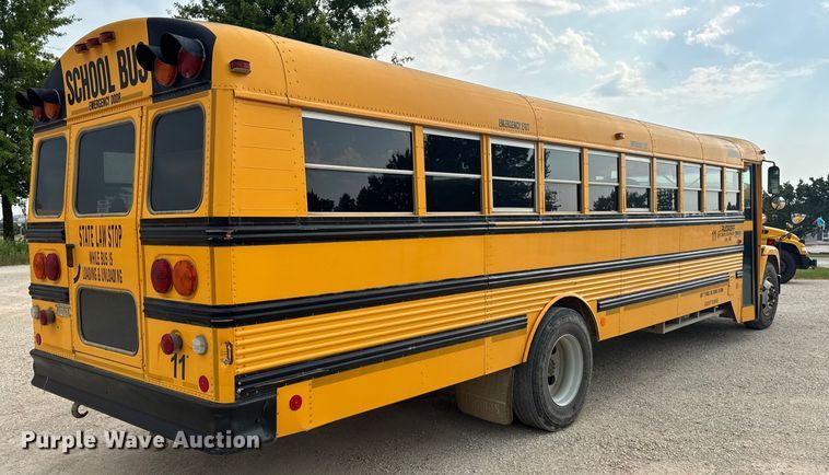 image for item DW3443 2001 Thomas Built school bus