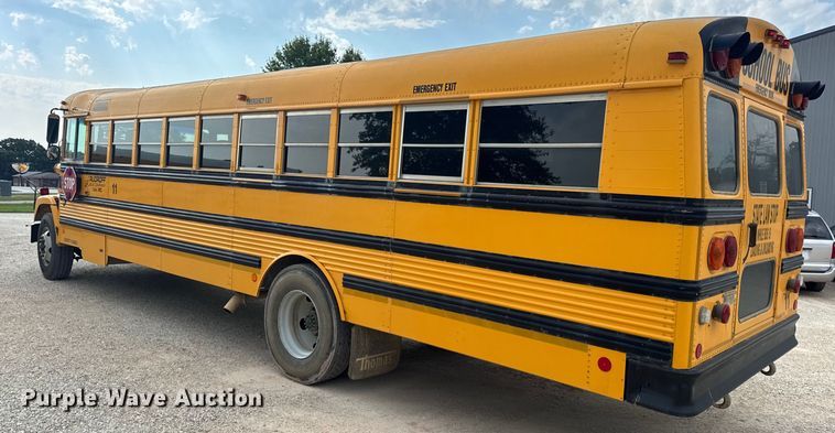 image for item DW3443 2001 Thomas Built school bus