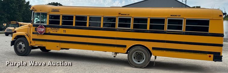 image for item DW3443 2001 Thomas Built school bus