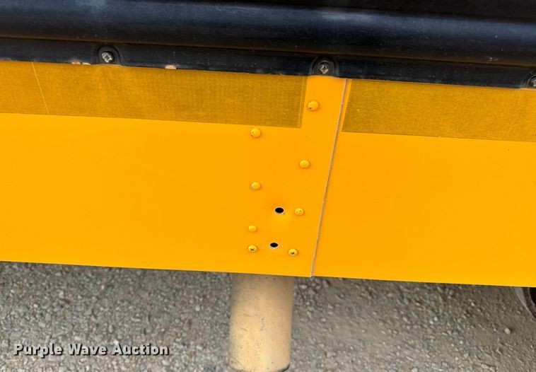 image for item DW3443 2001 Thomas Built school bus