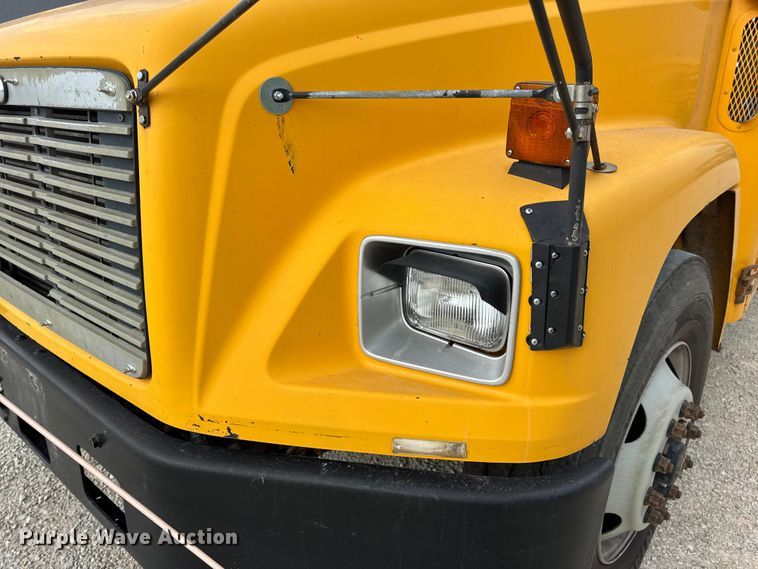 image for item DW3443 2001 Thomas Built school bus