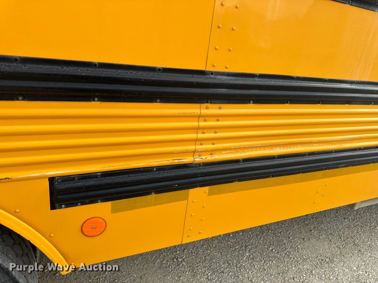 image for item DW3443 2001 Thomas Built school bus