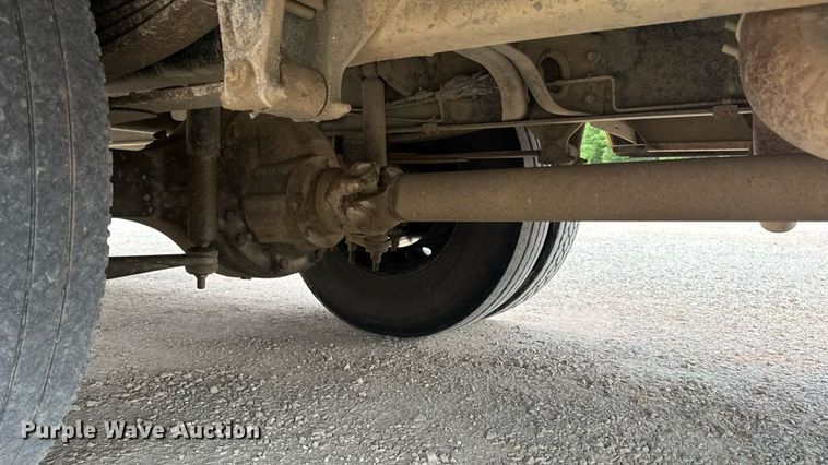 image for item DW3443 2001 Thomas Built school bus