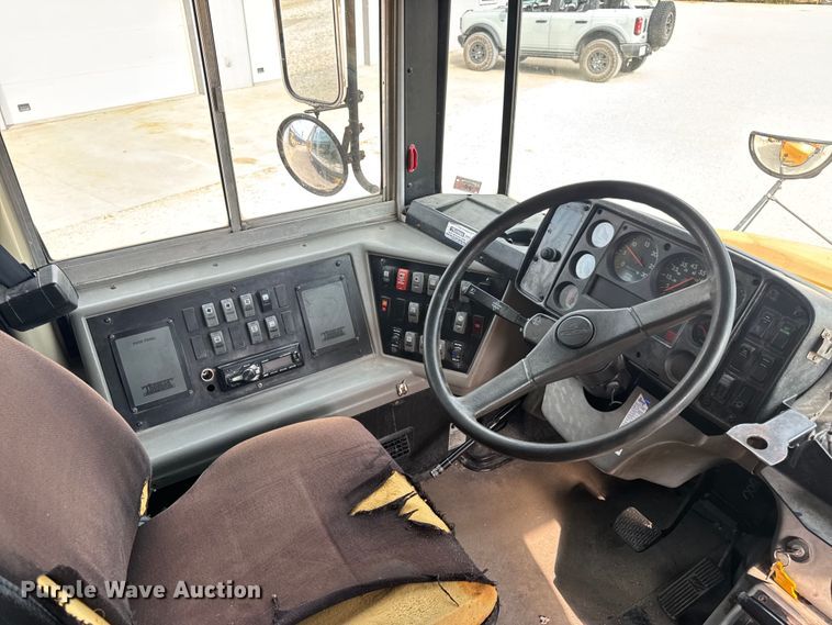 image for item DW3443 2001 Thomas Built school bus