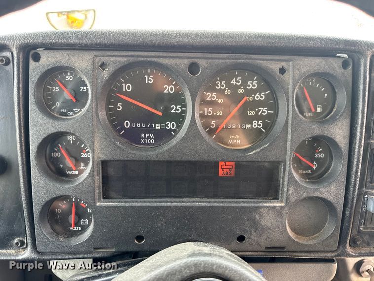 image for item DW3443 2001 Thomas Built school bus