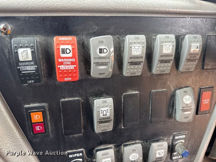 image for item DW3443 2001 Thomas Built school bus