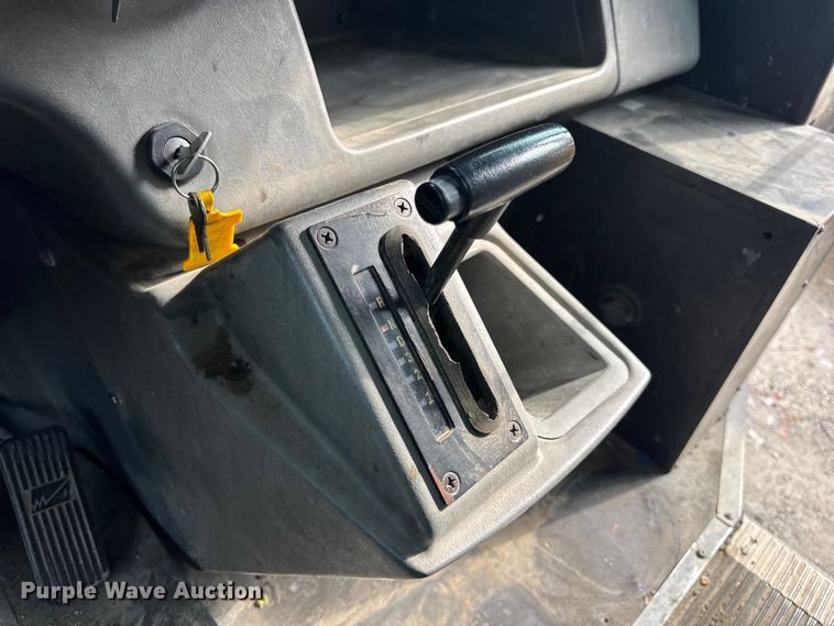 image for item DW3443 2001 Thomas Built school bus