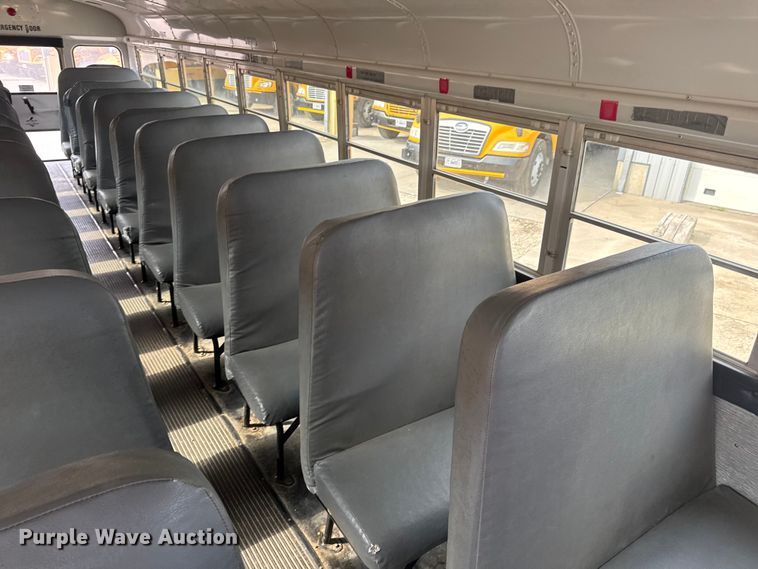 image for item DW3443 2001 Thomas Built school bus