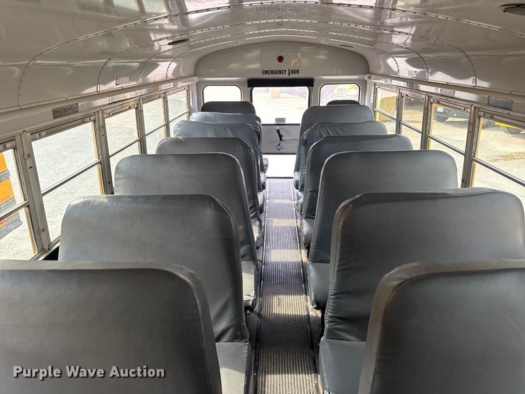 image for item DW3443 2001 Thomas Built school bus