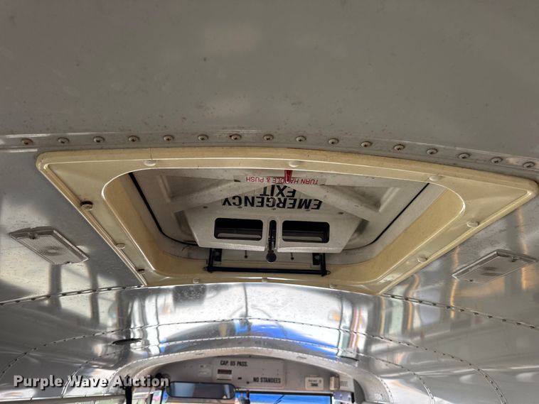 image for item DW3443 2001 Thomas Built school bus