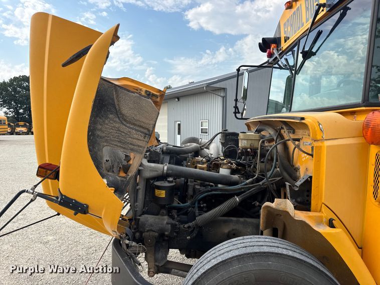 image for item DW3443 2001 Thomas Built school bus