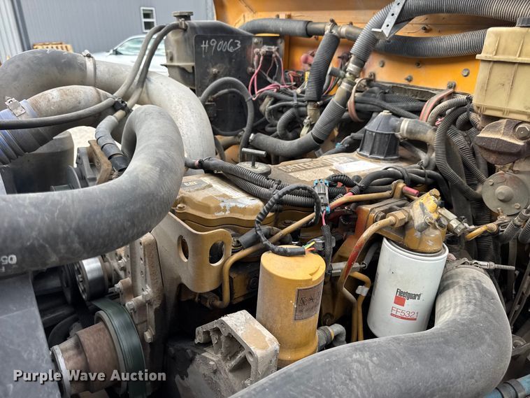 image for item DW3443 2001 Thomas Built school bus