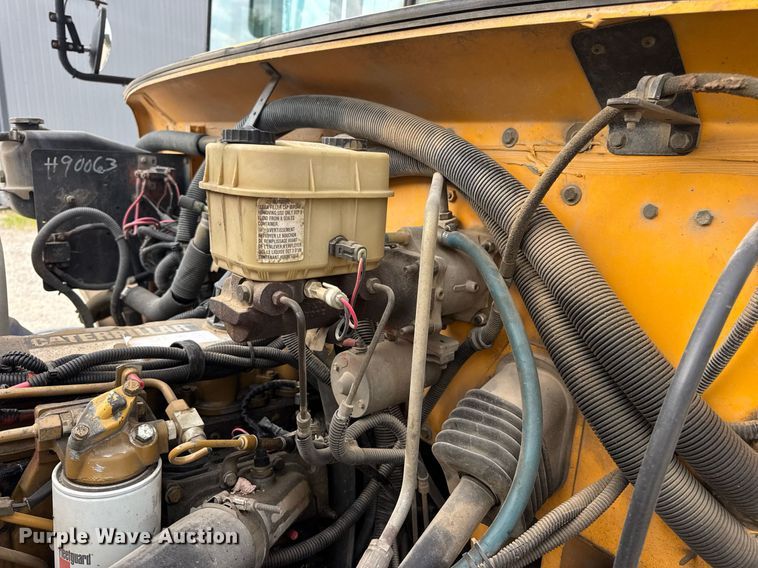 image for item DW3443 2001 Thomas Built school bus