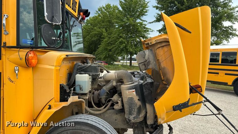 image for item DW3443 2001 Thomas Built school bus