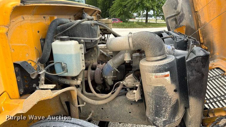 image for item DW3443 2001 Thomas Built school bus