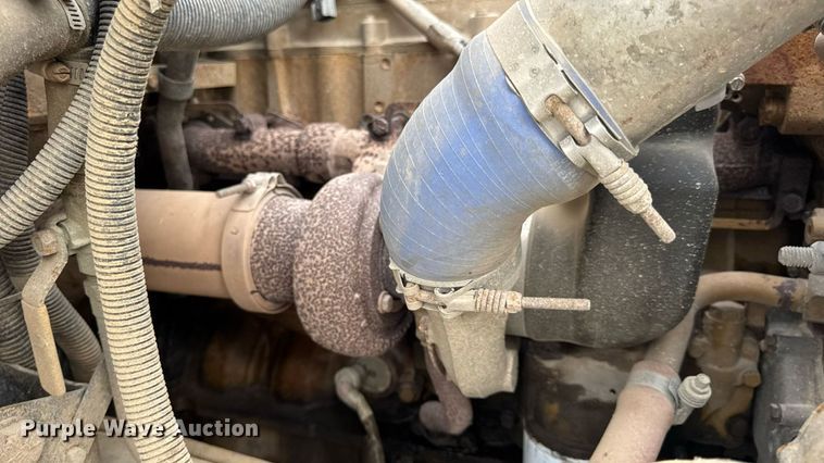 image for item DW3443 2001 Thomas Built school bus