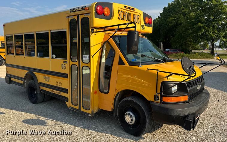image for item DW3444 2005 Chevrolet Express G3500 school bus