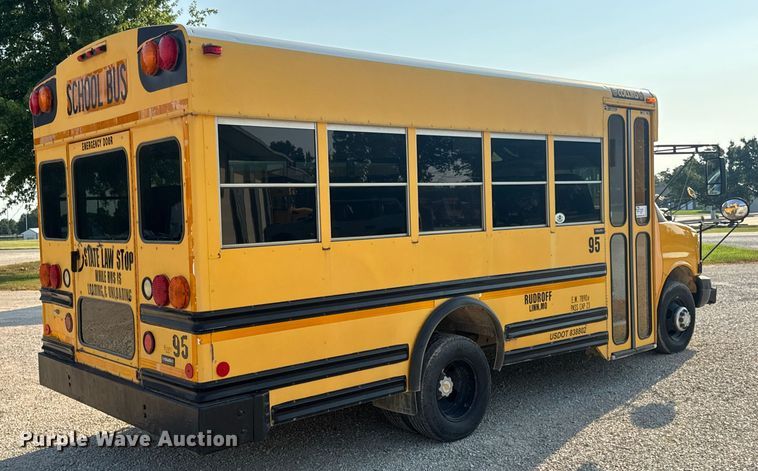 image for item DW3444 2005 Chevrolet Express G3500 school bus