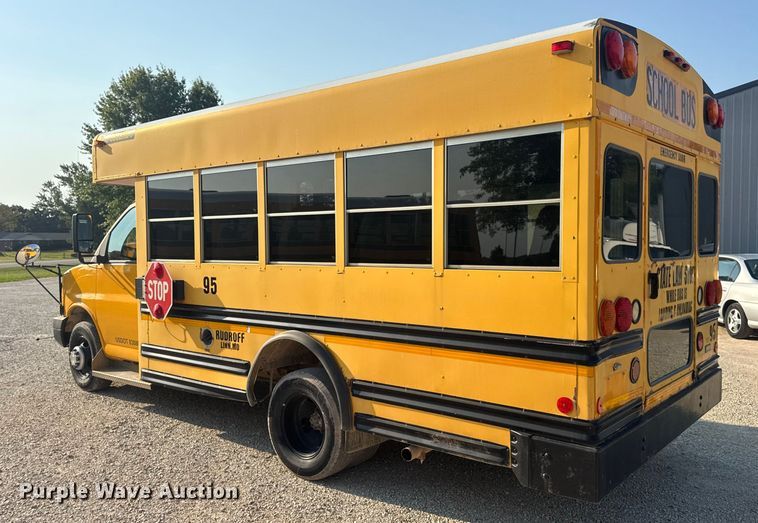 image for item DW3444 2005 Chevrolet Express G3500 school bus