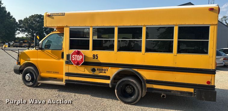 image for item DW3444 2005 Chevrolet Express G3500 school bus