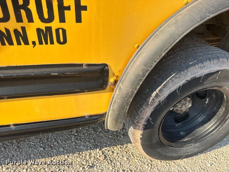 image for item DW3444 2005 Chevrolet Express G3500 school bus