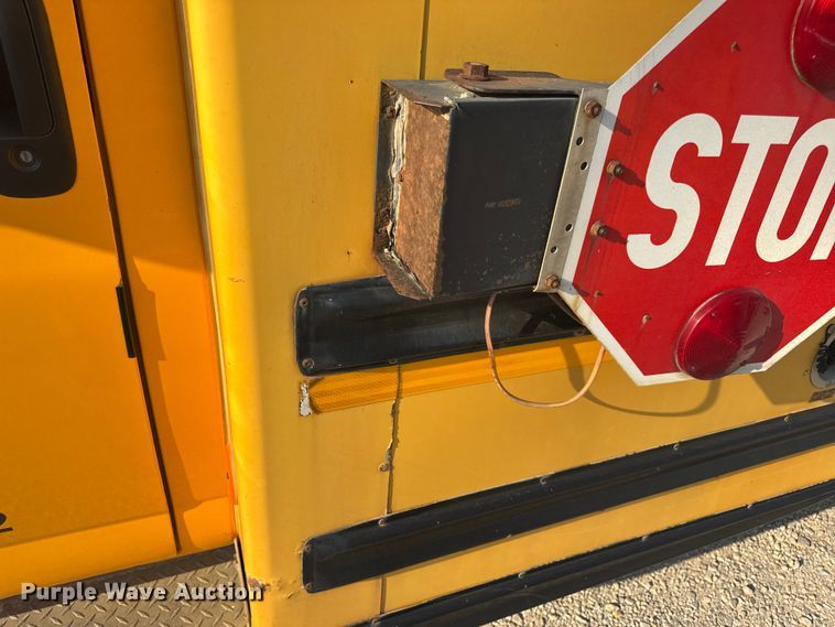 image for item DW3444 2005 Chevrolet Express G3500 school bus