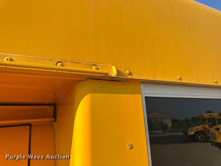 image for item DW3444 2005 Chevrolet Express G3500 school bus