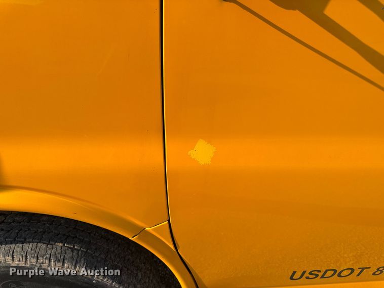 image for item DW3444 2005 Chevrolet Express G3500 school bus