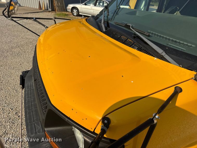 image for item DW3444 2005 Chevrolet Express G3500 school bus