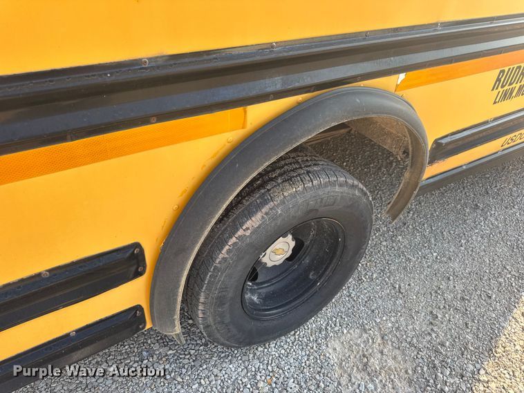 image for item DW3444 2005 Chevrolet Express G3500 school bus