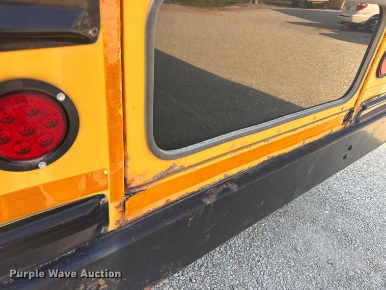 image for item DW3444 2005 Chevrolet Express G3500 school bus