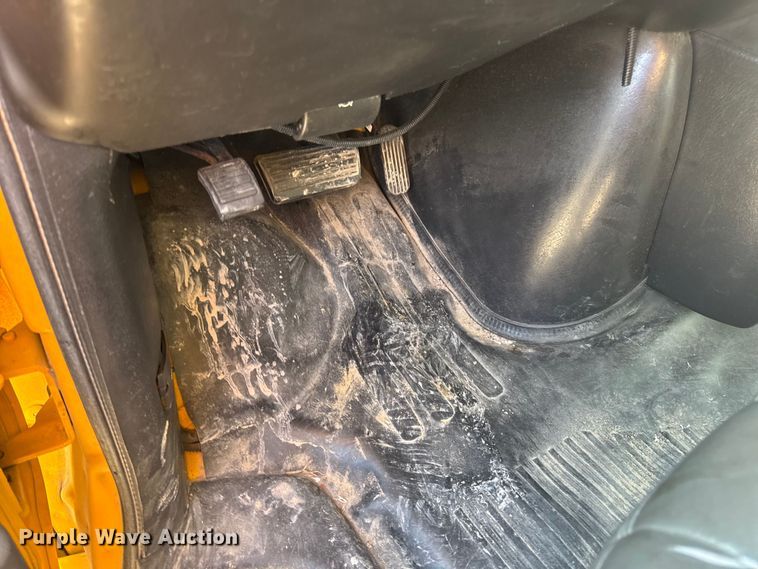 image for item DW3444 2005 Chevrolet Express G3500 school bus