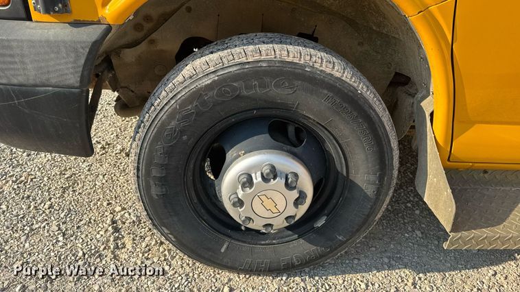 image for item DW3444 2005 Chevrolet Express G3500 school bus