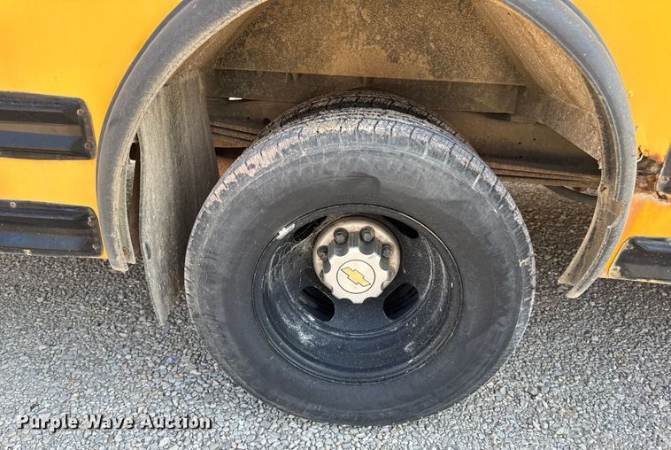 image for item DW3444 2005 Chevrolet Express G3500 school bus