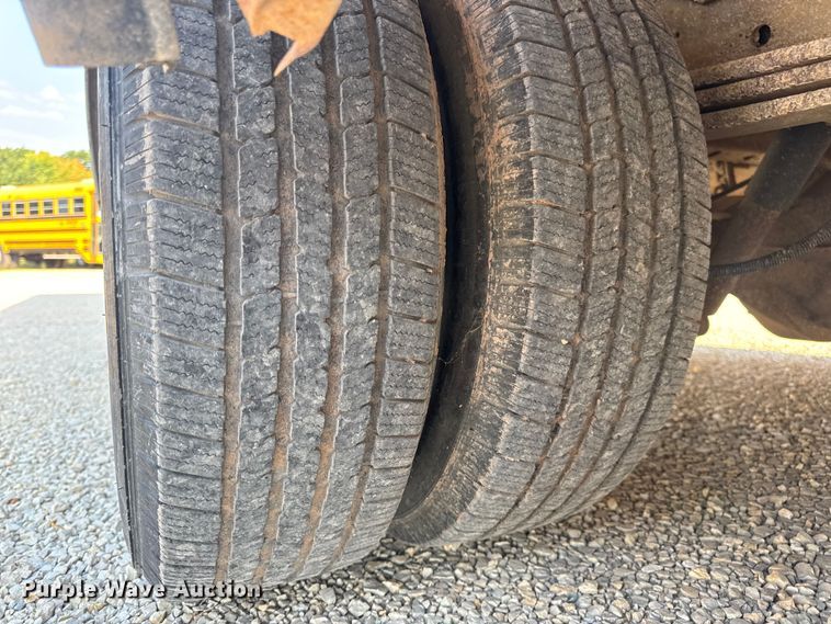 image for item DW3444 2005 Chevrolet Express G3500 school bus